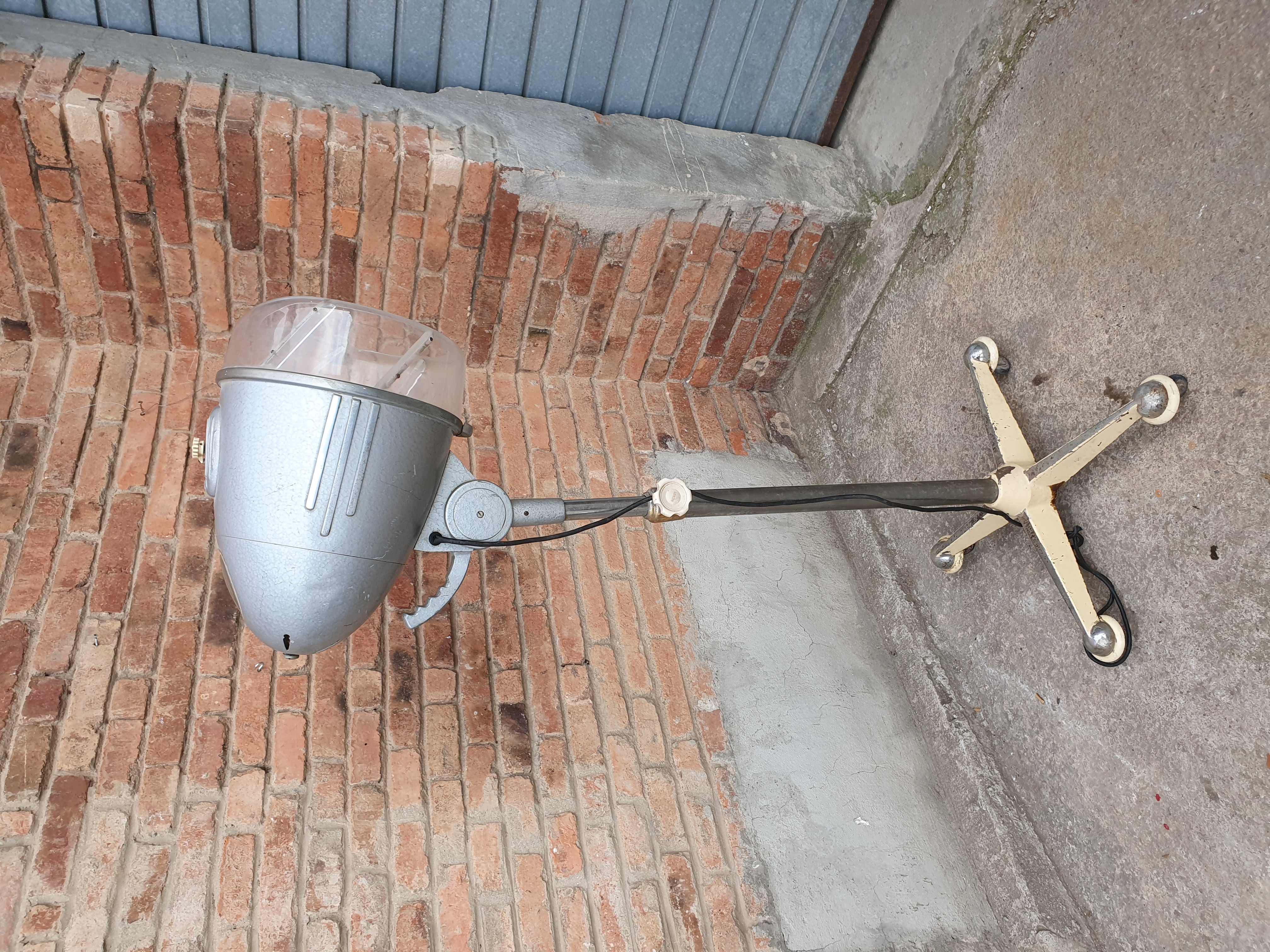 secador pelo peluqueria _ pie ruedas altreg 130-170x68 (40eu) 1u